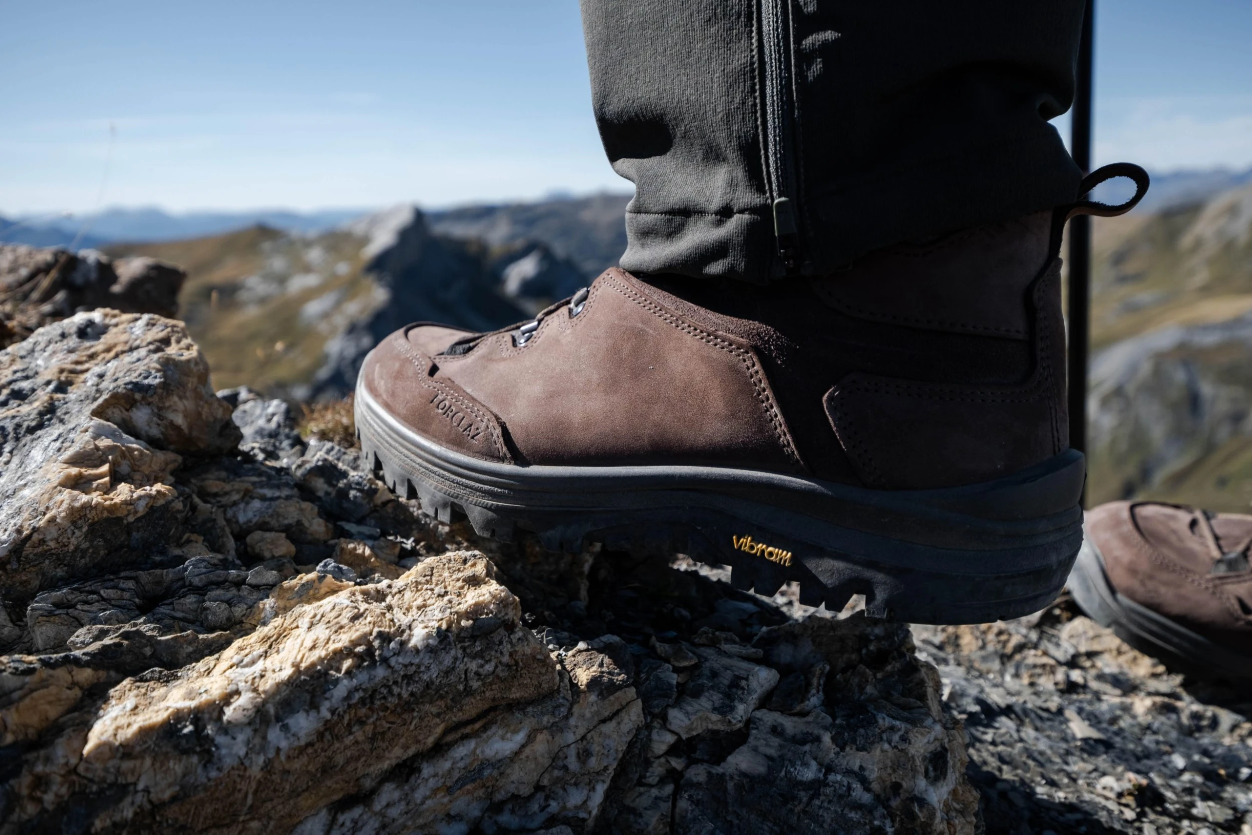 Forclaz Men’s Hiking Leather Boots – MT 500 - Image 8